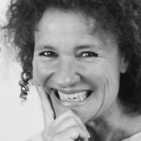 gallery/ny_helikos_porträttx4x4_300x300px_outl24